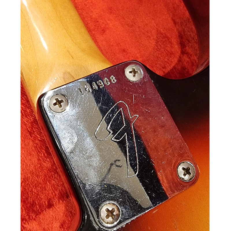 Vintage FENDER 1966 Stratocaster 3 Colour Sunburst (SOLD)