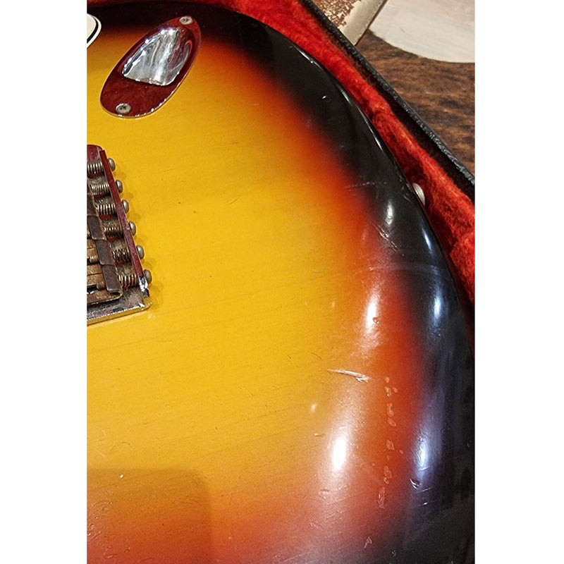 Vintage FENDER 1966 Stratocaster 3 Colour Sunburst (SOLD)